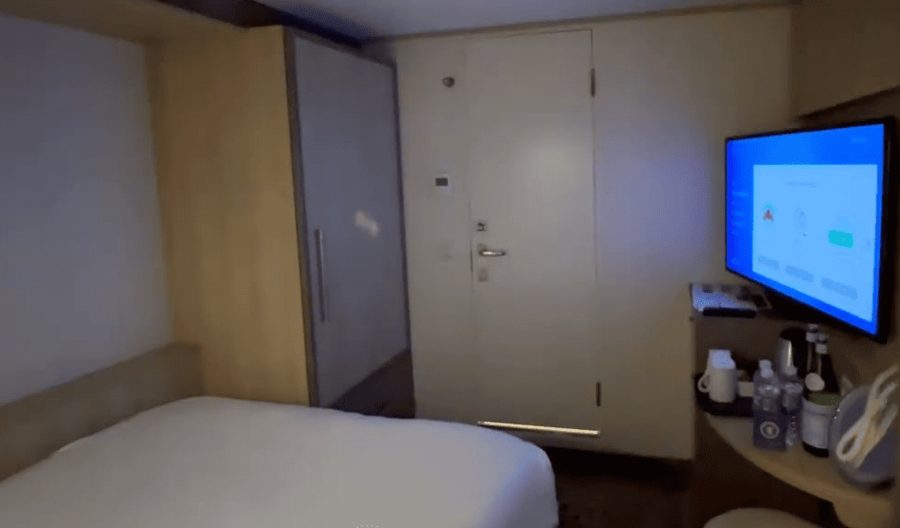 Каюта-студия Ovation of the Seas
