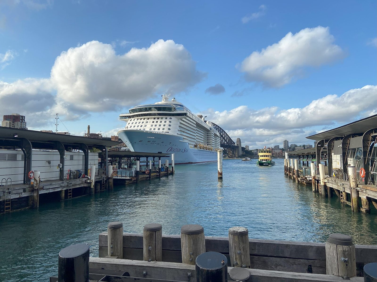 Лайнер Ovation of the Seas